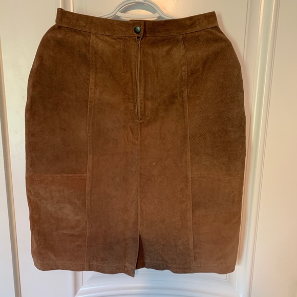 100% Leather Brown Vintage Skirt. Fits like size medium - Picture 2 of 5